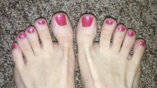 Beautiful feet, wiggling sexy toes, foot fetish, foot tease
