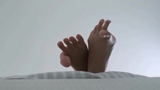 Espalhando o dedo do pé para satisfazer seus Fetish