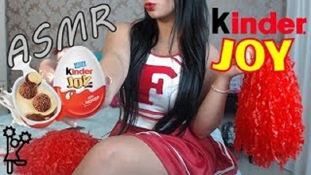SFW [ASMR] Чирлидерша Сюрприз Дегустация яиц и конфет, звуки еды