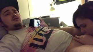 Mijn partner opnemen terwijl ze zichzelf opnemen Giving me een pijpbeurt