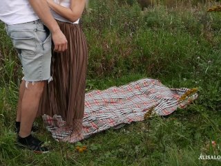 Real Outdoor Sex with Girlfriend on the Picnic