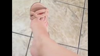 @tici_feet IG tici_feet Tici-Füße baumeln wieder (Vorschau)