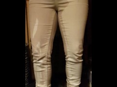 Girlfriend wets her white Jean's. Cant be bothered to go to the toilet ;)