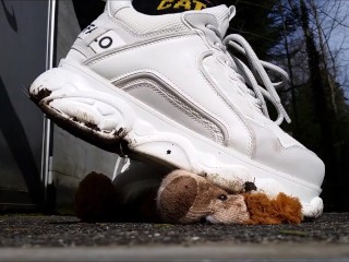 Teddy Vs. Buffalo Sneaker