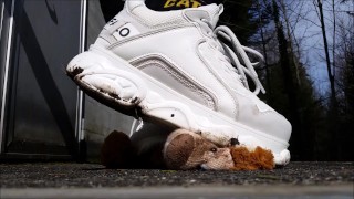 Teddy vs. Buffalo Sneaker
