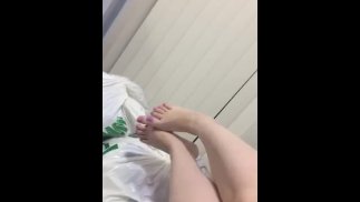 @tici_feet tici feet ig tici_feet in my couch showing my feet lilac toenail