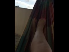 @tici_feet tici feet ig tici_feet red toenails in my hammock - feet