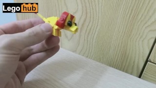 Um pequeno leão bonitinho (Lego)