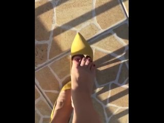 yellow high heels, kink, toenails, yellow heel