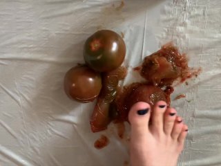 food stepping, teen, amateur, messy