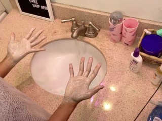 WASH YOUR HANDS!!!!!!!! Jenna Foxx Shows how it's Done!