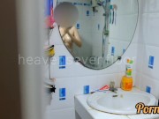 Preview 1 of Thai girl taking a shower แอบถ่ายสาวอาบน้ำโดนจับได้ ก็เลยเย็ดกันเลยสงสัยจะเงี่ยน
