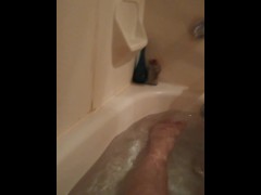 bath time orgasm - Screenshot 3 of 16 - Old