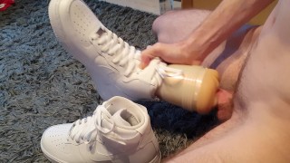 4K - Stoya's poesje neuken met/en Nike Airforce 1 sneaker