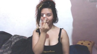 Ich reichte den orangefarbenen und schleimigen FICK über mein ganzes Gesich