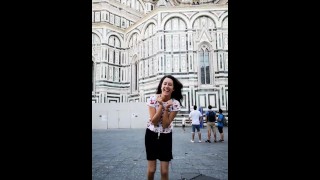 Susy Blue мигает во Флоренции (Италия)