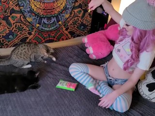 Playing with 2 Pussies