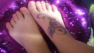 Foot Pamper with Nicole Pearl