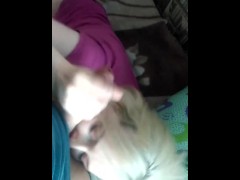 МИЛФА ГЛУБОКО ДЕЛАЕТ МИНЕТ ДОМА - Screenshot 10 of 16 - Outside