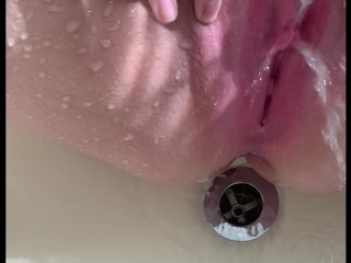 Tight Wet Pussy Girl_Squirts in the Bathtub