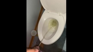 青少年在家撒尿（请坐）