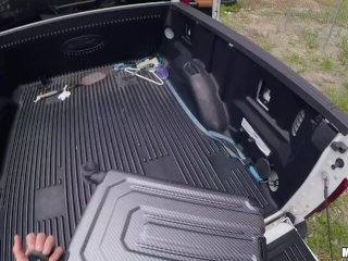 MOFOS - Sean Lawless Helps A Damsel 