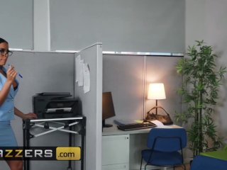 Brazzers - Thicc latina Luna Star love taking bbc anal screenshot number 0