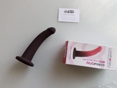 Unboxing ColourPlay Curved silicone dildo - LOVEHONEY (Clubdesbranleurs.fr)