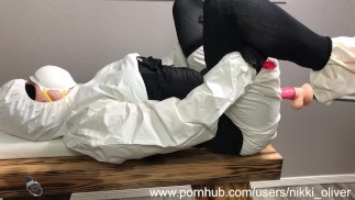 BDSM alberne Sexmaschine während der Coronavirus-Quarantäne * Ansehen + Teilen = Hilfe *