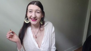 Inhale 20 - Gypsy Dolores série de vídeos de fetiche por fumar