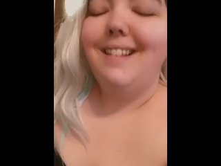 im sorry, solo female, singing, vertical video