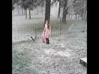 Sneak Peak Naked Redhead Plays in Snow