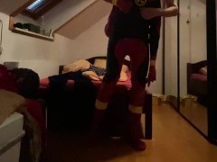 Anziehen eines MD-Latex CSA Chemieschutzanzug mit Gasmaske