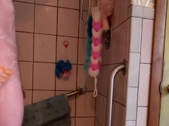 CurveFactor Shower time - Screenshot 7 of 16 - Curvy Dick