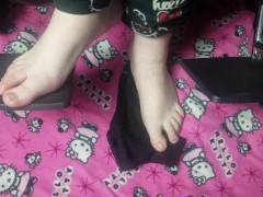 Foot Fetish: Wiggle Your Toes Ad Nauseum Til Orgasm. - Screenshot 13 of 16 - Foot Fetish