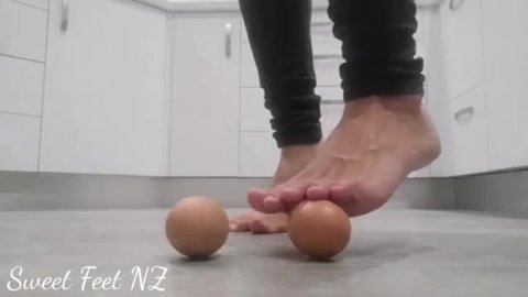 Egg Crushing to satisfy your Foot Fetish