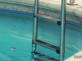 DADDY4K. La Victoria a le béguin pour le père mature