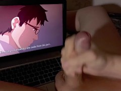 Молодой парень смотрит хентай на карантине дрочит большой член и стонет.POV