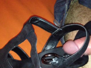 Pee and cum in roommates shoeswhile shes out