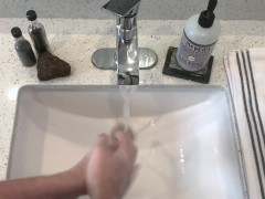 Ryan Creamer Gives A Perfectly Normal Hand Washing Tutorial A+