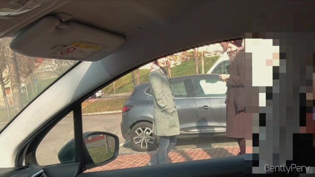 DICK FLASH CAR Part 2. La Troia Infila La Mano e Mi Fa Godere