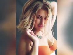 Plus size model dancing  - Screenshot 7 of 16 - Dancing
