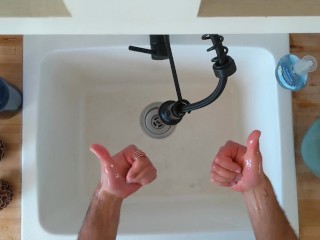 Beschreven Video - Beleefd Handen Wassen Door Trip Richards