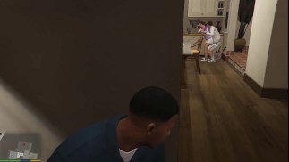 GTA 角质 Vouyeur 正在偷偷溜进不知名的房子