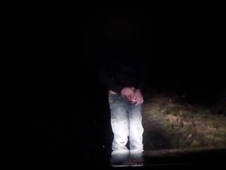 Guy stops for a pee than masturbates on the main road