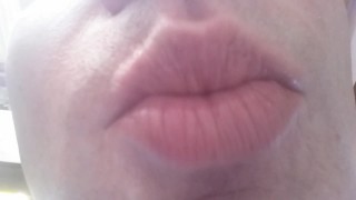 Babeo de los labios naturales