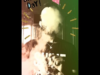 JUSTforFANS - Ethan Haze - 私の30歳の誕生日にメス雲を吹く!