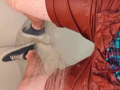 PISSING MY SHORTS AND BLUE VANS BEFORE TAKING A SHOWER - Screenshot 15 of 16 - Omorashi