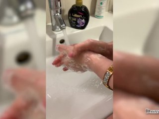 washing hands, teenager, scrubhub, covid19