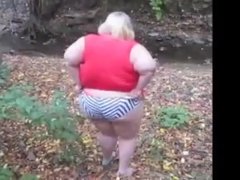 Ssbbw flash outside - Screenshot 9 of 16 - Big Belly